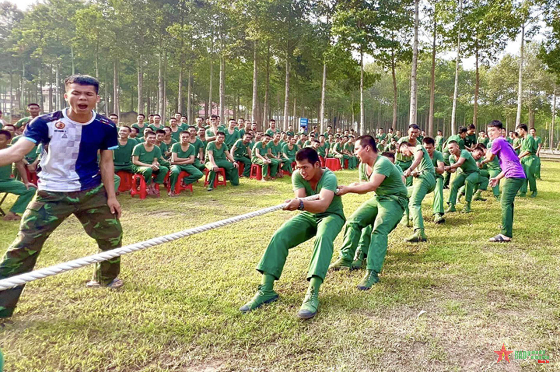 Sôi nổi các hoạt động Giỗ Tổ Hùng Vương tại Sư đoàn 5 (Quân khu 7) 