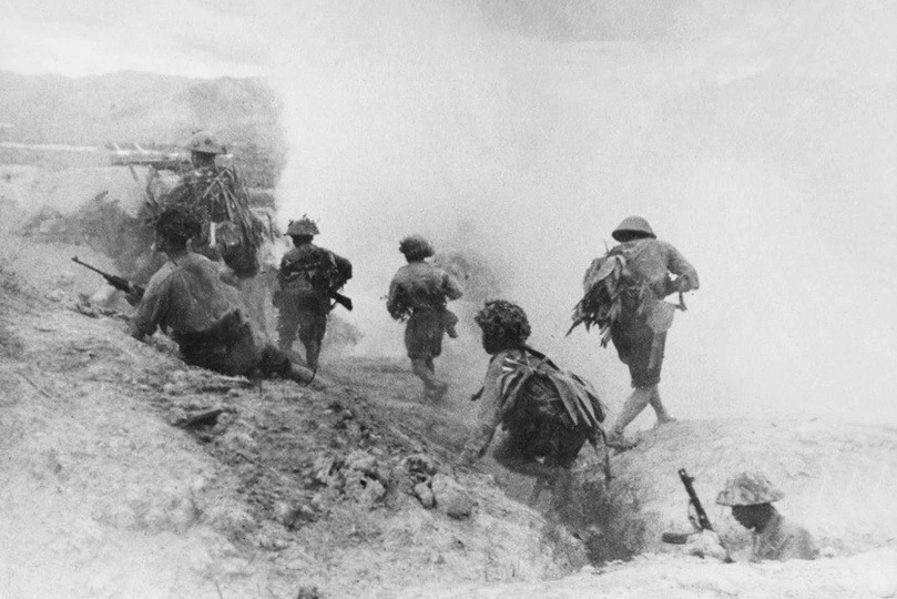Chiến dịch Điện Biên Phủ: Ngày 20-4-1954, ta tăng cường bắn tỉa, đoạt dù tiếp tế của địch