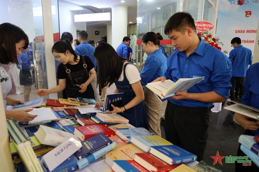 Viện Hàn lâm Khoa học và Công nghệ Việt Nam tổ chức triển lãm sách