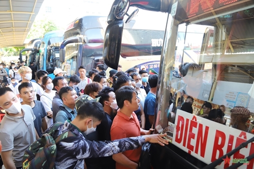 Dự báo số lượng hành khách tăng mạnh dịp nghỉ lễ, Hà Nội tăng cường hơn 700 xe tới các bến

