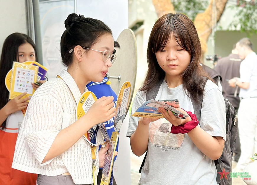 Hơn 2.000 sinh viên tham gia hoạt động nâng cao trình độ ngoại ngữ
