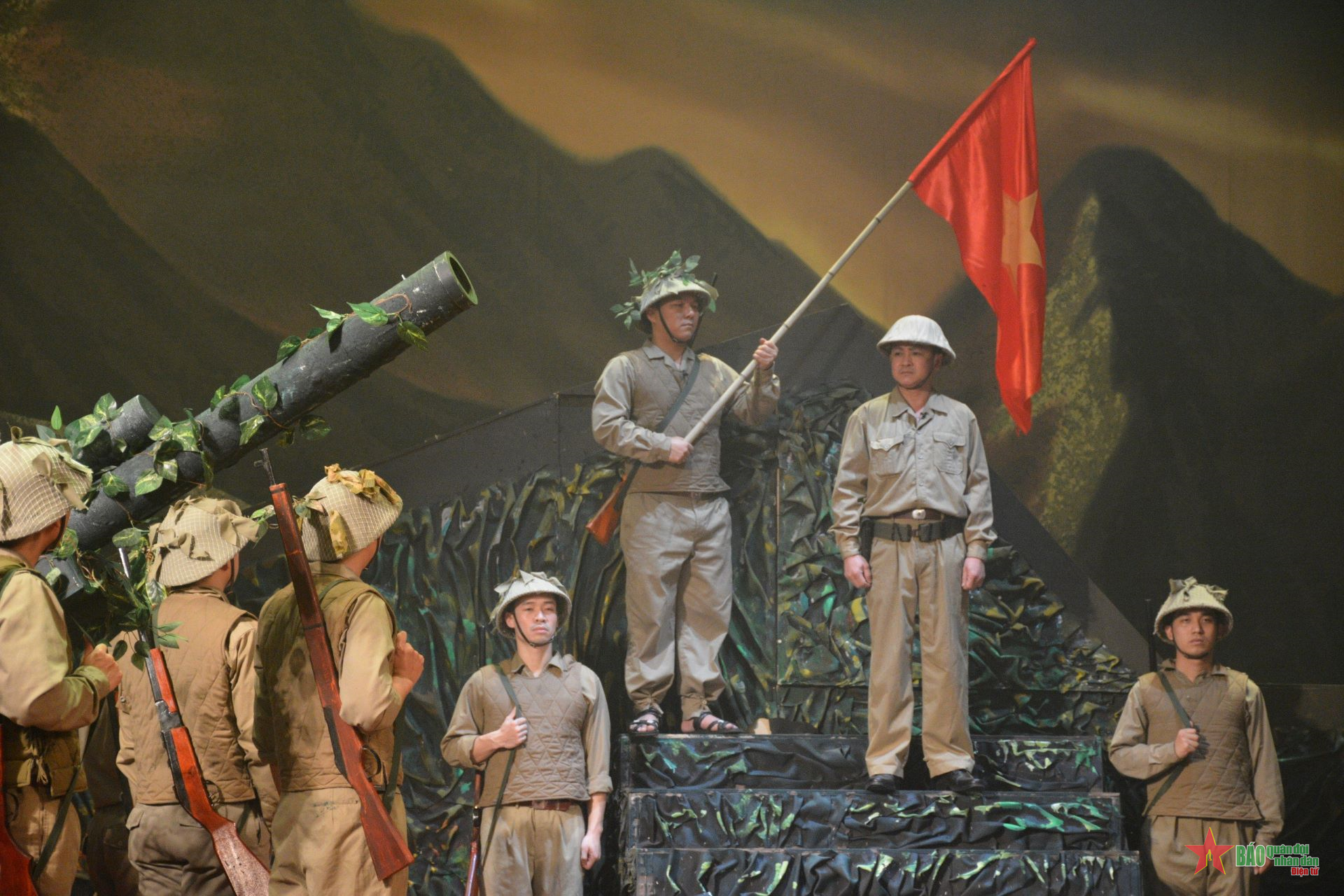 “Điện Biên vẫy gọi” - bản anh hùng ca thời đại Hồ Chí Minh