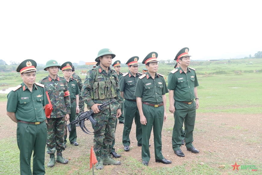 View - 	Thượng tướng Nguyễn Tân Cương kiểm tra toàn diện Sư đoàn 312