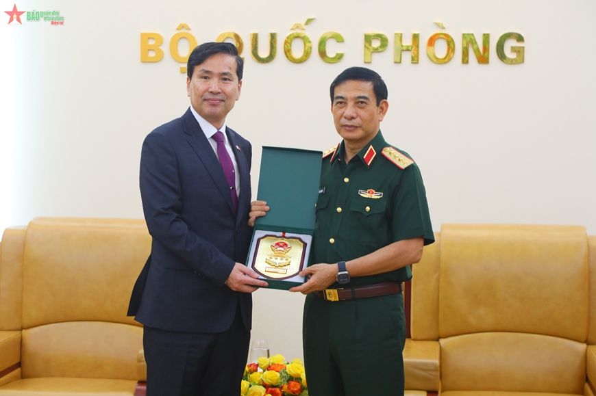 View - 	Đại tướng Phan Văn Giang tiếp Thứ trưởng Bộ Quốc phòng Hàn Quốc