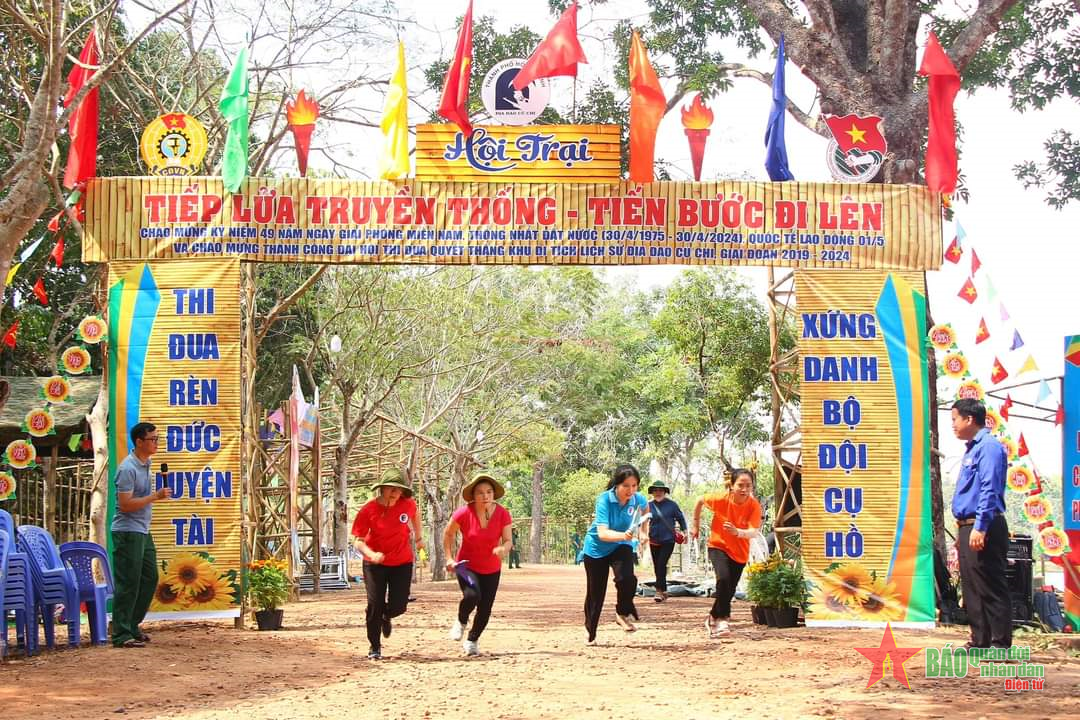 Sôi nổi, hấp dẫn Hội trại truyền thống “Tiếp lửa truyền thống, tiến bước đi lên