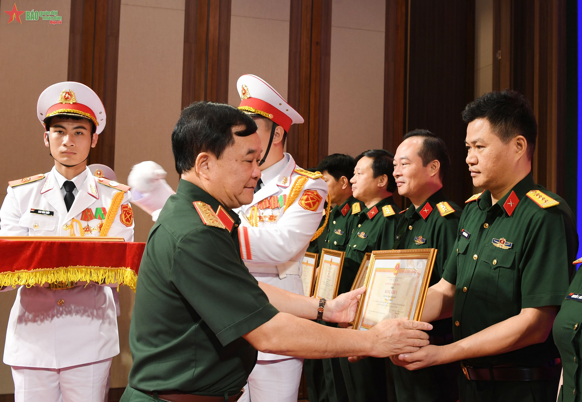 Tổng kết 10 năm tổ chức Giao lưu hữu nghị quốc phòng biên giới Việt Nam-Trung Quốc