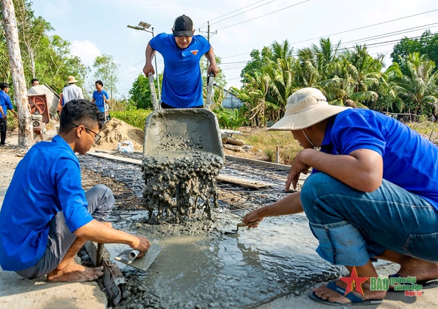 Ghi dấu sức trẻ bằng những việc làm thiết thực