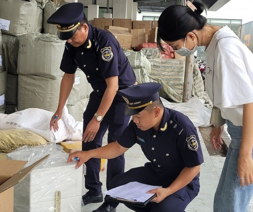 Hải quan Lạng Sơn: Thắt chặt kiểm soát chống buôn lậu và hàng giả