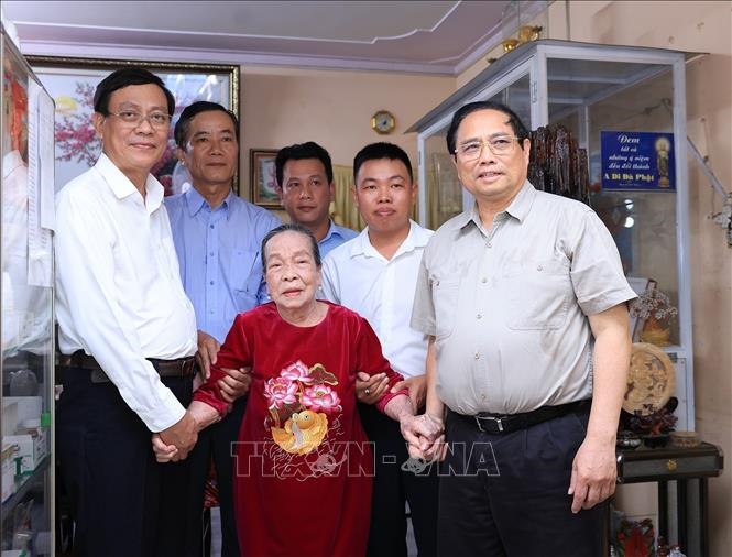 Thủ tướng Phạm Minh Chính phát lệnh đưa vào khai thác đường bộ cao tốc Cam Lâm - Vĩnh Hảo và Diễn Châu - Bãi Vọt