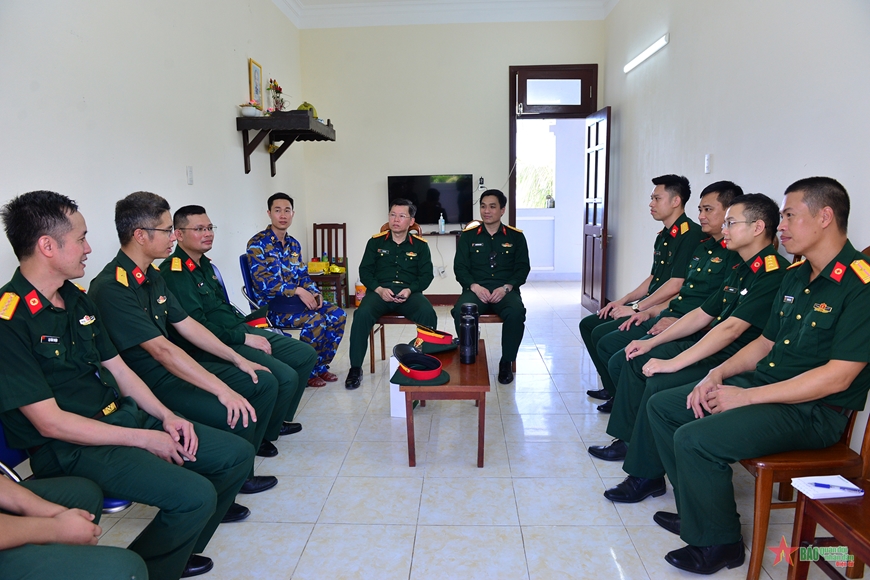 Điểm tựa giữa sóng gió Trường Sa Điểm tựa giữa sóng gió Trường Sa