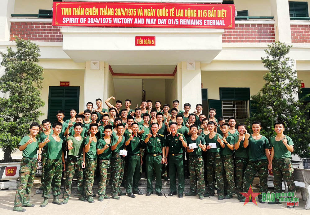 Nghỉ lễ vui tươi, ý nghĩa của học viên Trường Sĩ quan Lục quân 2