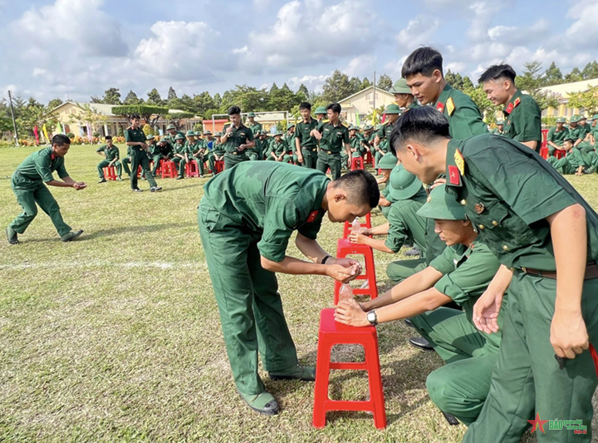 Sư đoàn 5 sôi nổi hoạt động chào mừng kỷ niệm các ngày lễ lớn