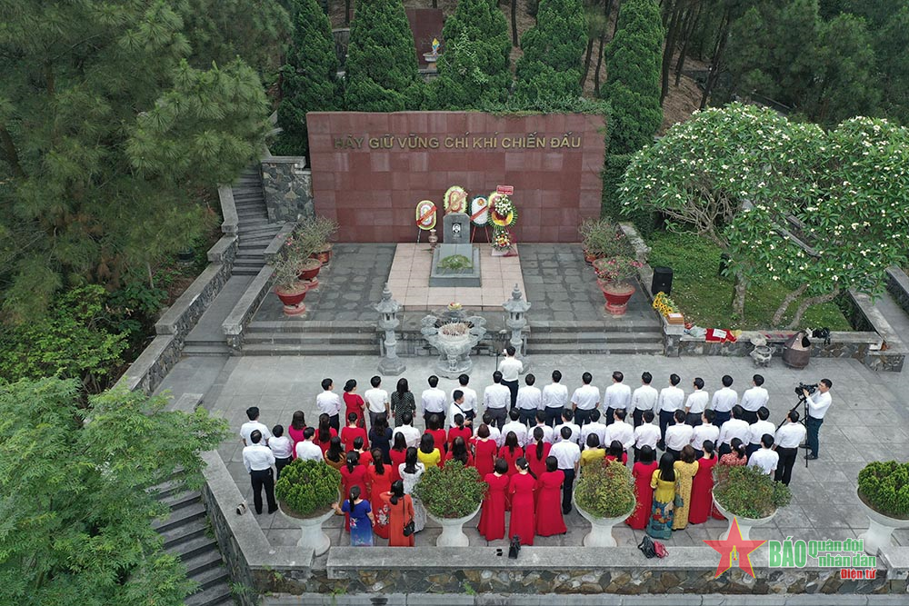 Tiếp nối chí khí chiến đấu