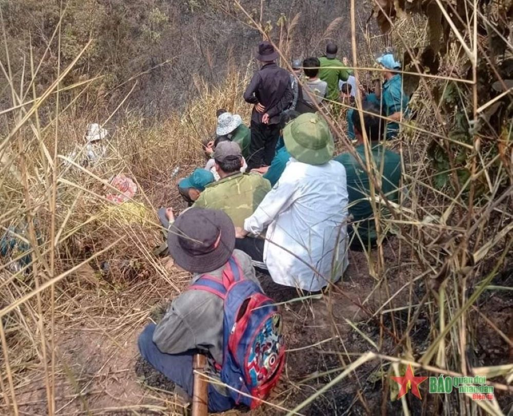 Điện Biên: Phát hiện thi thể 3 bố con chết cháy trong khe núi