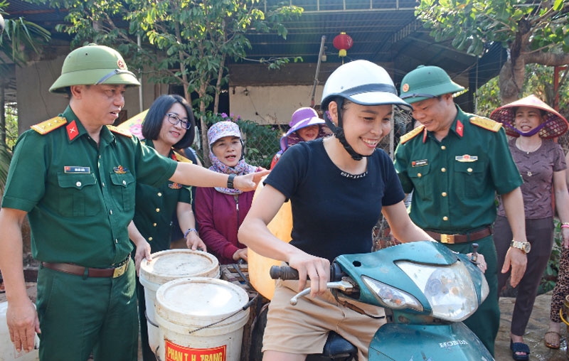 Giọt nước nghĩa tình quân dân