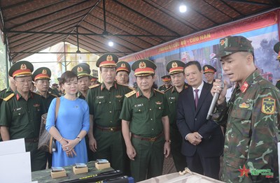 View - 	Thượng tướng Lê Huy Vịnh dự mít tinh hưởng ứng tháng hành động ATVSLĐ