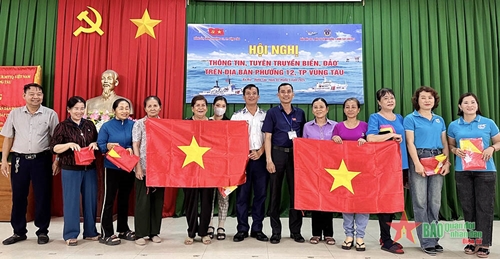 Vùng Cảnh sát biển 3 tuyên truyền biển, đảo cho ngư dân TP Vũng Tàu