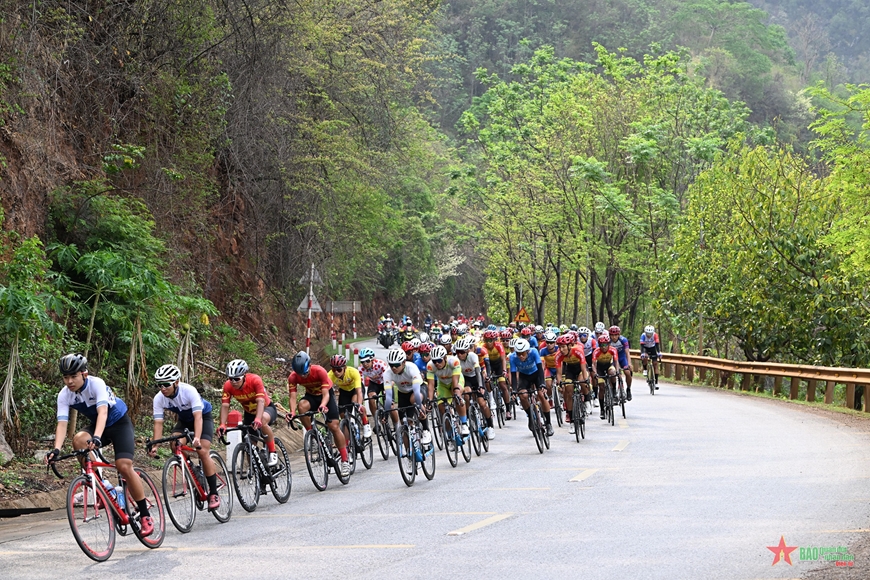 View - 	Cập nhật Chặng 3 Cuộc đua xe đạp về Điện Biên Phủ 2024