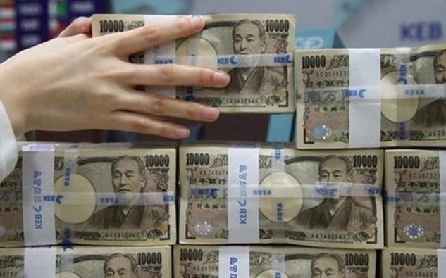 Đồng yên có thể suy yếu xuống mức kỷ lục, chạm mức 165 yên/USD
