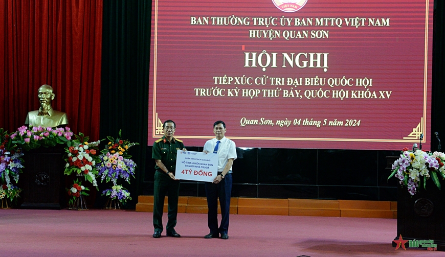 View - 	Đại tướng Lương Cường tiếp xúc cử tri huyện Quan Sơn, tỉnh Thanh Hóa