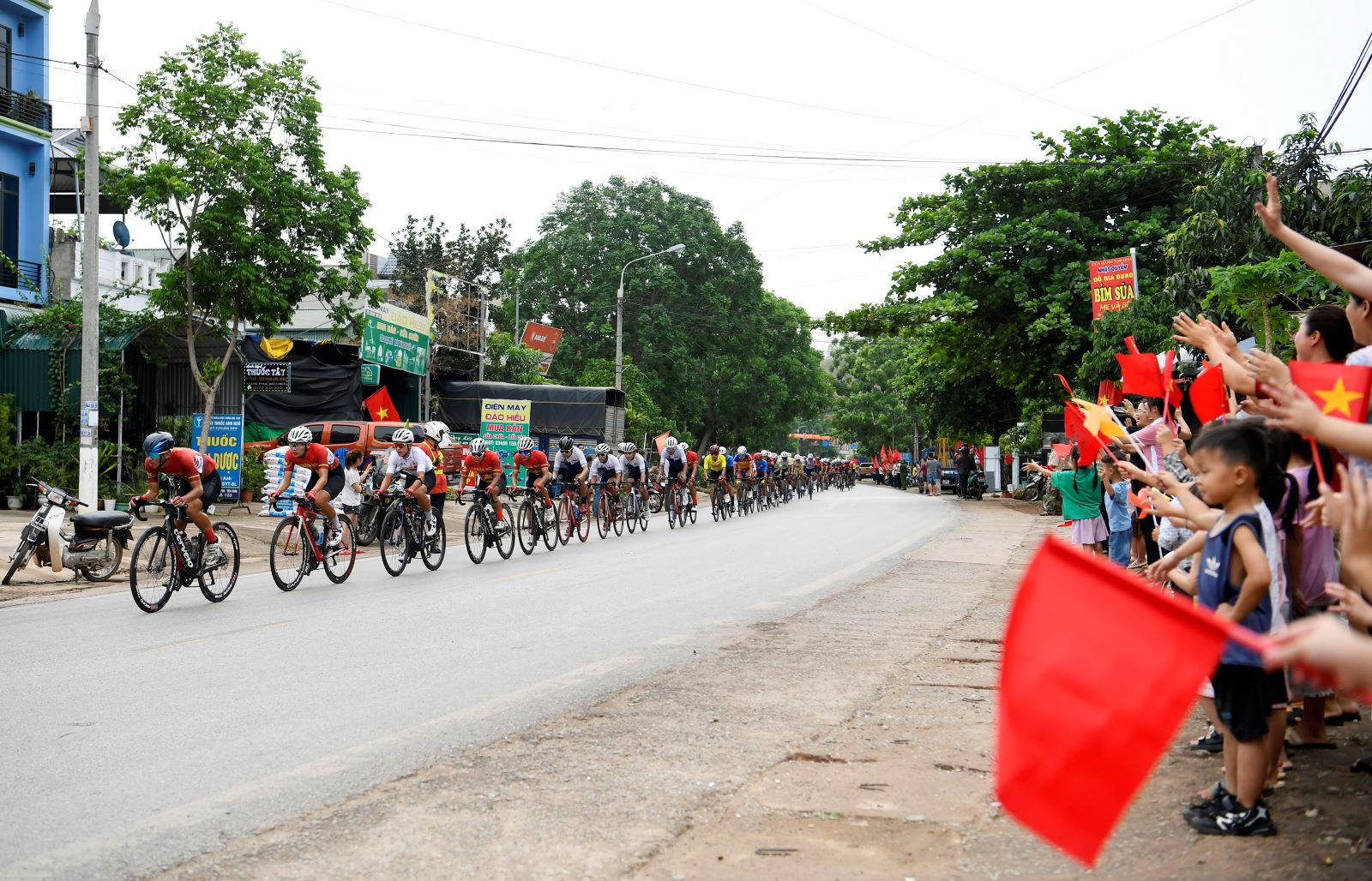 Tấm lòng đồng bào vùng cao

