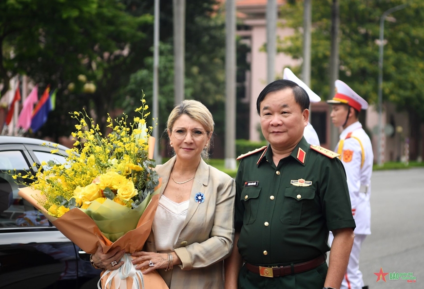 Thượng tướng Hoàng Xuân Chiến hội kiến Quốc vụ khanh Cựu chiến binh và ký ức chiến tranh Pháp