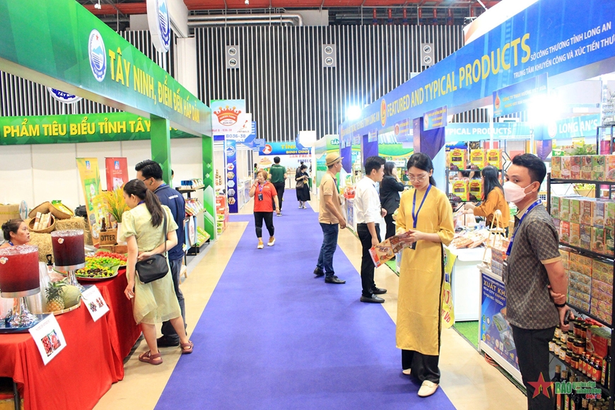 Hơn 400 doanh nghiệp tham gia trưng bày hàng Việt Nam tiêu biểu xuất khẩu