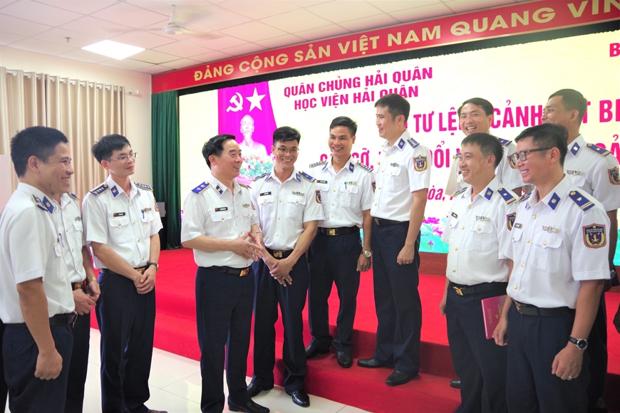 Bộ tư lệnh Cảnh sát biển Việt Nam thăm và làm việc với Học viện Hải quân Bộ tư lệnh Cảnh sát biển Việt Nam thăm và làm việc với Học viện Hải quân