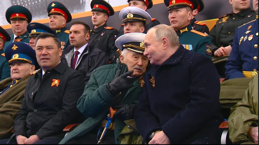 Tổng thống Putin trò chuyện với cựu chiến binh tham gia Chiến tranh Vệ quốc vĩ đại