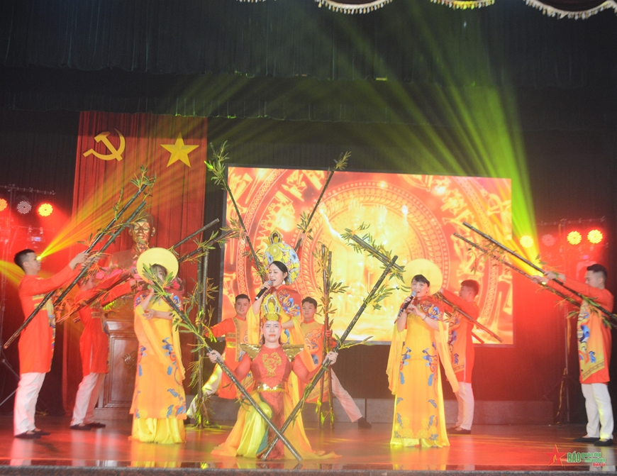 Liên hoan nghệ thuật quần chúng “Vinh quang người lính kỹ thuật”