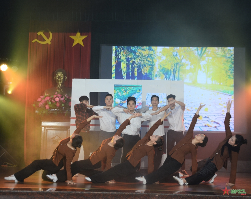 Liên hoan nghệ thuật quần chúng “Vinh quang người lính kỹ thuật”