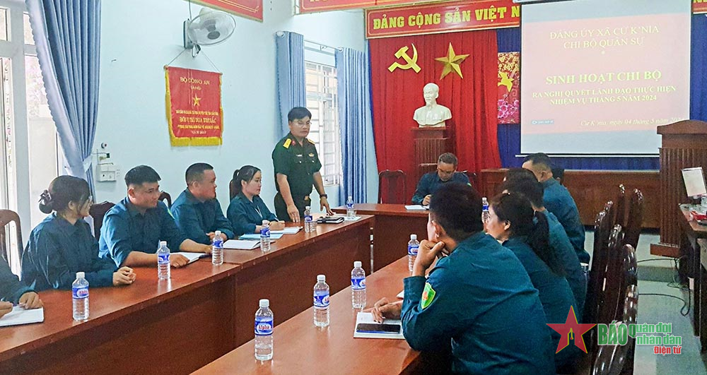 Chủ động phối hợp nâng cao chất lượng sinh hoạt chi bộ quân sự xã, thị trấn