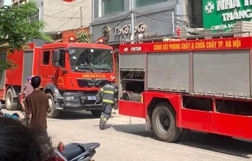 Hà Nội: Cháy nhà dân ở phố Tam Khương, không có thiệt hại về người

