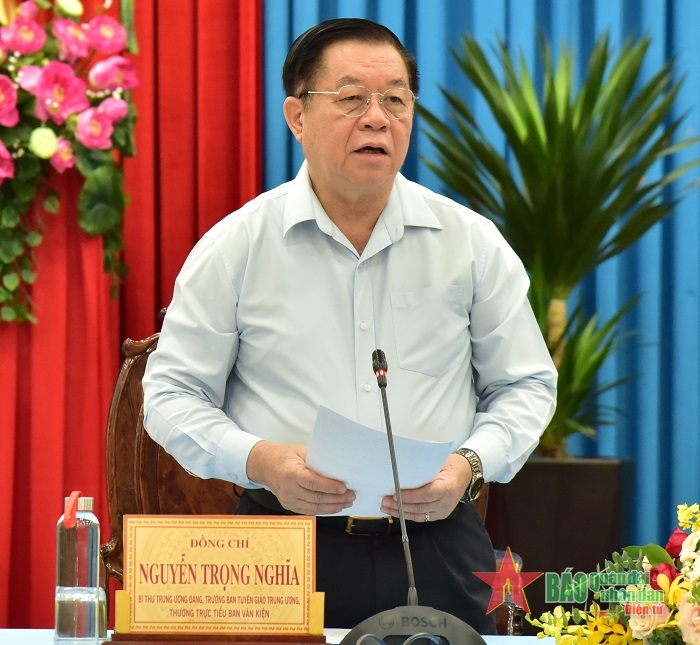 Đồng chí Nguyễn Trọng Nghĩa khảo sát, làm việc với Ban Thường vụ Tỉnh ủy An Giang