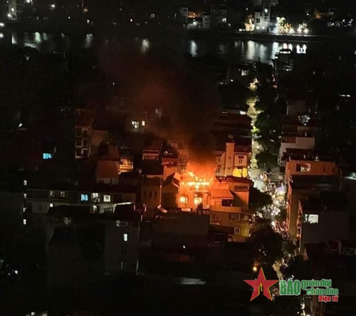 Hà Nội: Cháy ở phố Vũ Tông Phan, không ghi nhận thương vong


