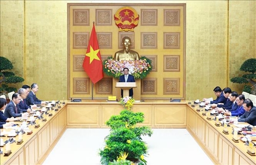 Thủ tướng Phạm Minh Chính chủ trì tọa đàm với đoàn doanh nghiệp hàng đầu Trung Quốc về kinh tế xanh, kinh tế số