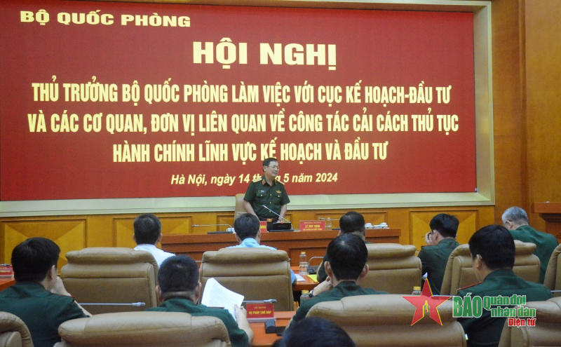 Thượng tướng Lê Huy Vịnh làm việc với Cục Kế hoạch và Đầu tư