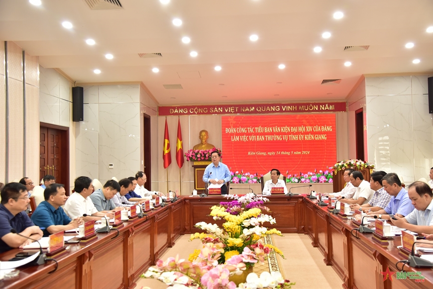 Đồng chí Nguyễn Trọng Nghĩa làm việc với Ban Thường vụ Tỉnh ủy Kiên Giang
