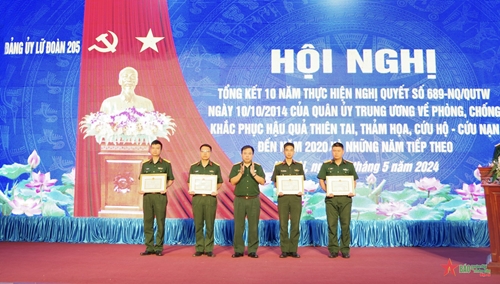 Đảng ủy Lữ đoàn Thông tin 205 tổng kết 10 năm thực hiện Nghị quyết số 689-NQ/QUTW của Quân ủy Trung ương.