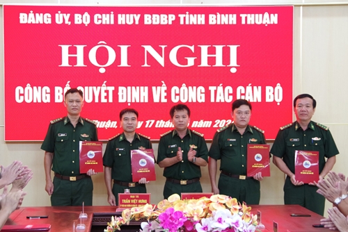 BĐBP tỉnh Bình Thuận: Công bố quyết định về công tác cán bộ