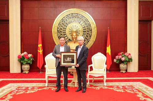 Đoàn đại biểu cấp cao thành phố Hà Nội thăm, làm việc với Đại sứ quán Việt Nam tại Trung Quốc