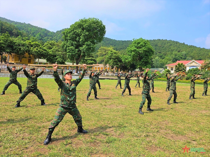 Bộ đội Đặc công Quân khu 4 khổ luyện "luồn sâu đánh hiểm"