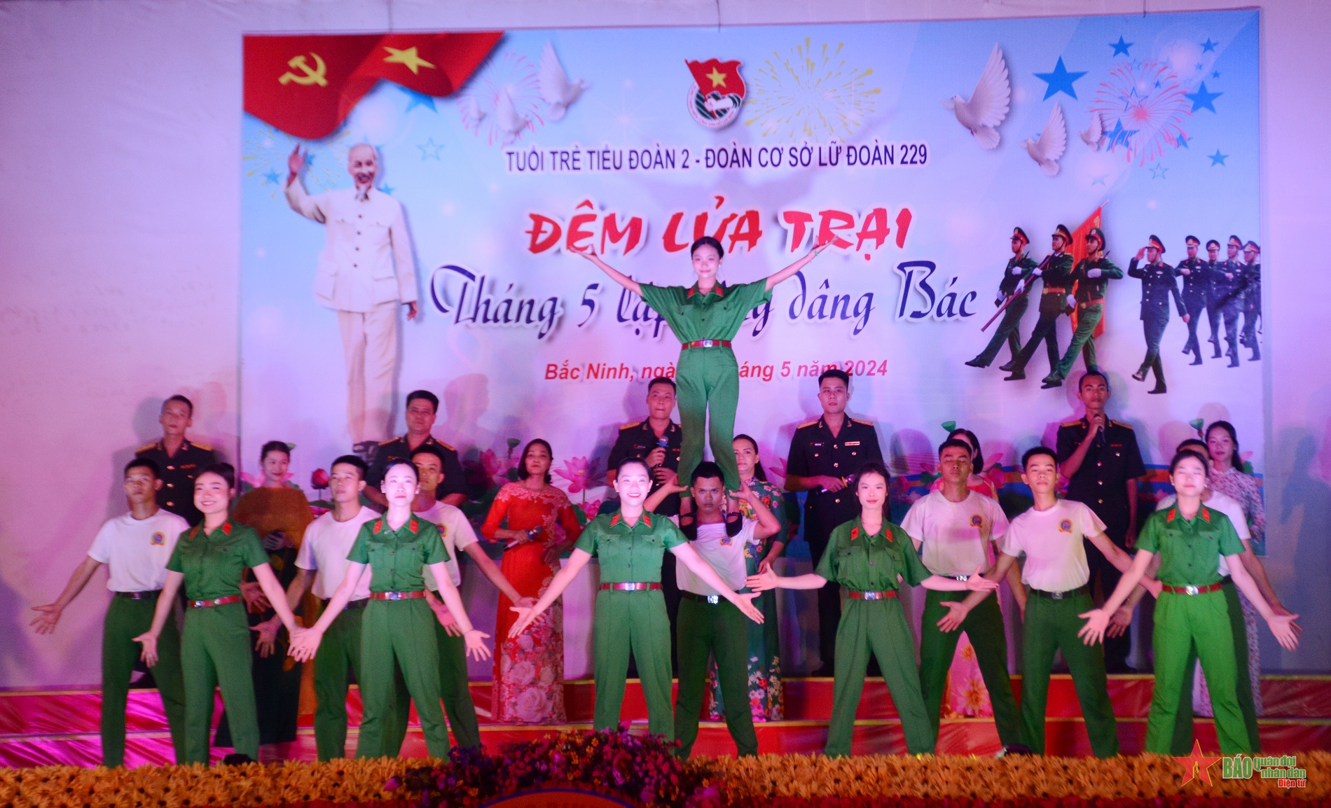 Chương trình giao lưu lửa trại truyền thống “Tháng 5 lập công dâng Bác”