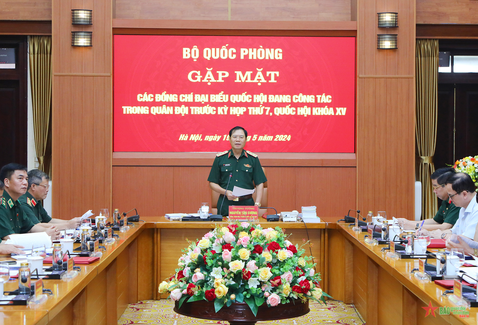 Thực hiện tốt quyền hạn, góp phần vào thành công của kỳ họp Quốc hội