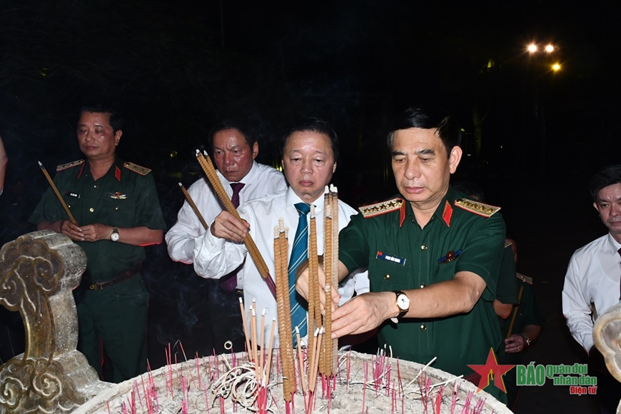 Đại tướng Phan Văn Giang dự Chương trình nghệ thuật đặc biệt "Trường Sơn - Chân trần, chí thép"
