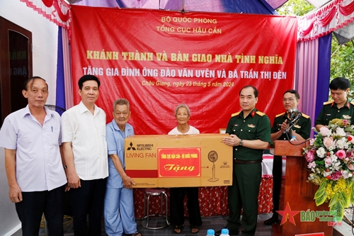Tổng cục Hậu cần khánh thành, bàn giao “Nhà tình nghĩa” tặng gia đình chính sách tại tỉnh Hà Nam