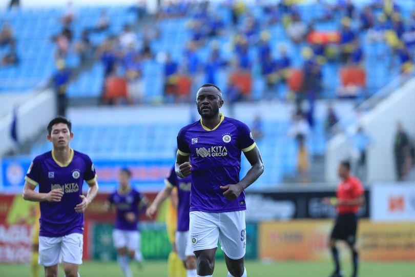 V-League: Hà Nội FC chiếm nhì bảng của Bình Dương