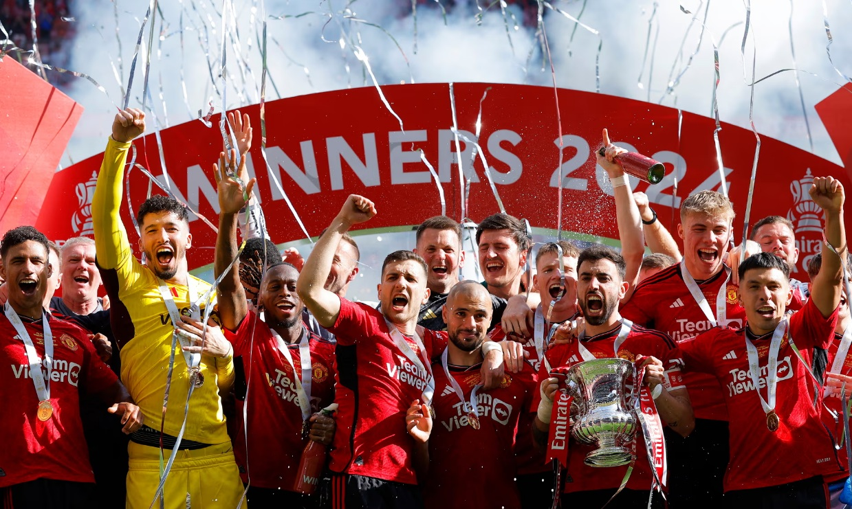 Hình ảnh đáng nhớ của Man Utd ăn mừng vô địch FA Cup