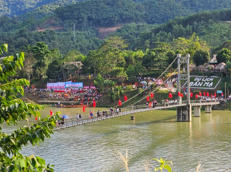 Chuyện ở bản: Niềm vui có cầu mới