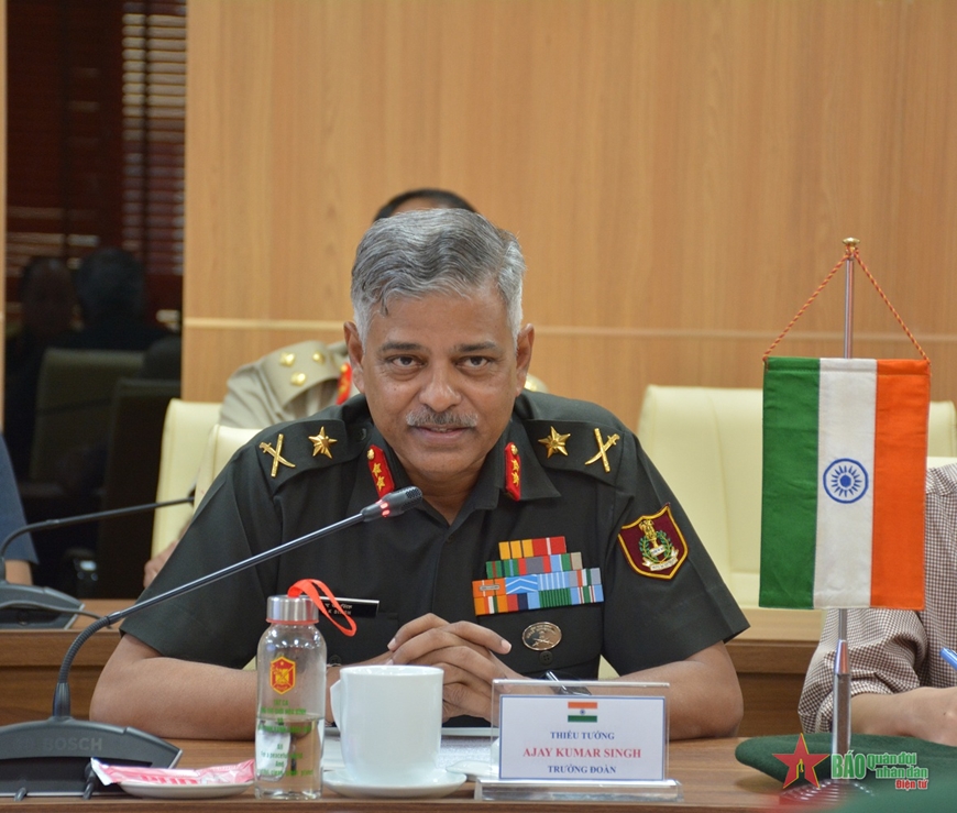 Đoàn cán bộ, học viên Học viện Quốc phòng Ấn Độ thăm Việt Nam